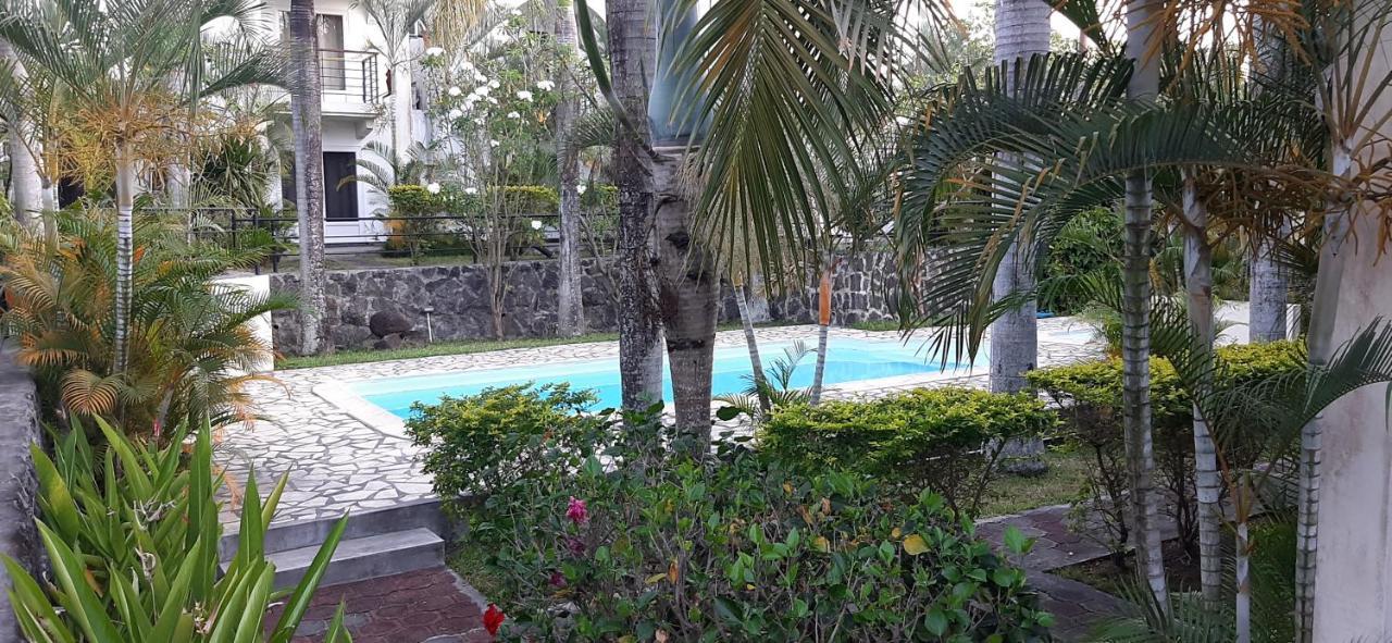 Blue Sky Villa Grand Baie Exterior photo